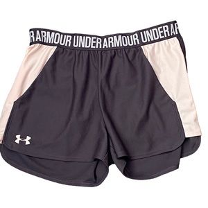 Women’s Medium Under Armor Heat Gear Loose Fit Shorts